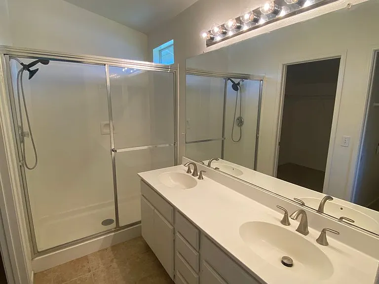 1916 Sienna Ln — Photo 13