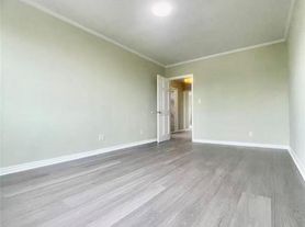 80-12 165th St, Jamaica, NY