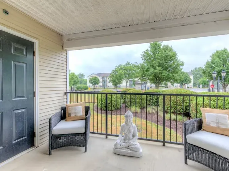 The Landings at Chandler Crossing - Student Living Priced per Bed — Photo 8