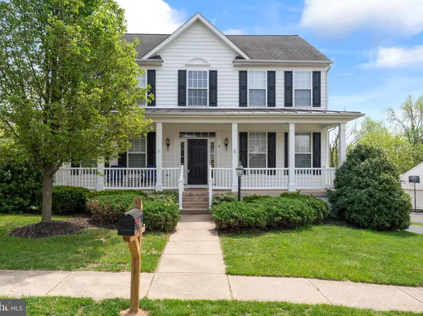 5 Cooper Run St, Lovettsville, VA 20180