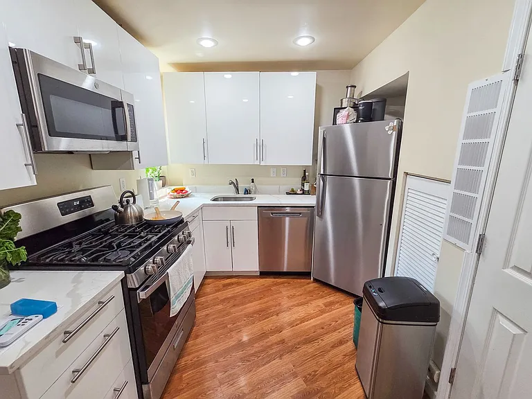 207 R St NW #4 — Photo 7