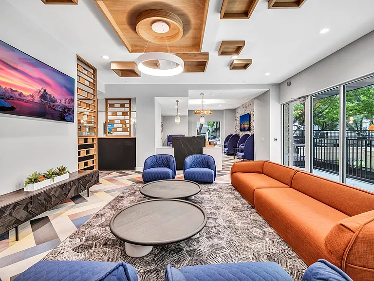 The Quarters Nueces House (Student Housing - Rent by the Bed) — Photo 60