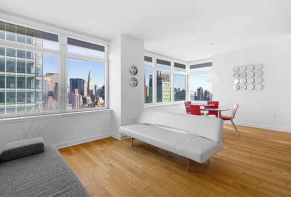 Sold by Martini Real Estate | media 25