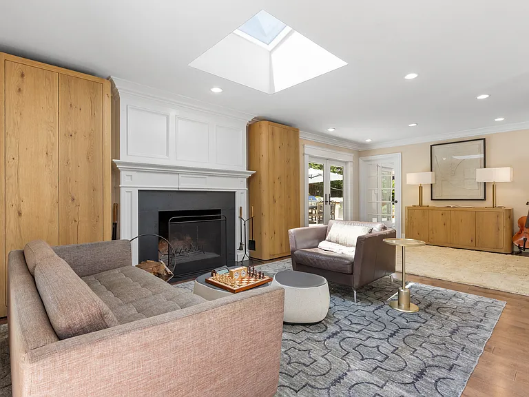 977 Continental Dr — Photo 12