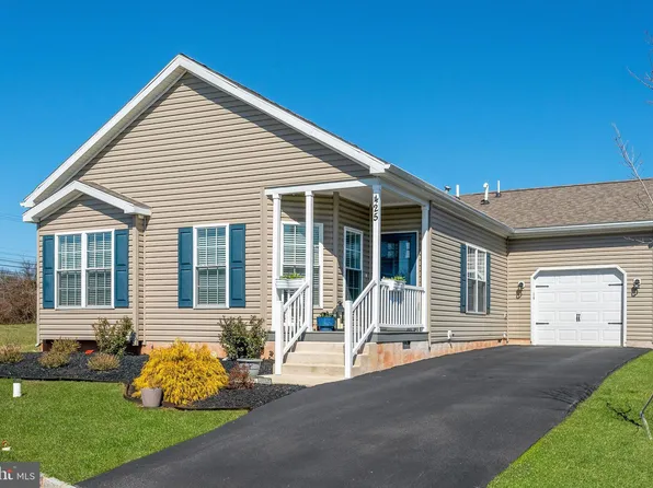 425 Azalea Dr, Blue Bell, PA 19422