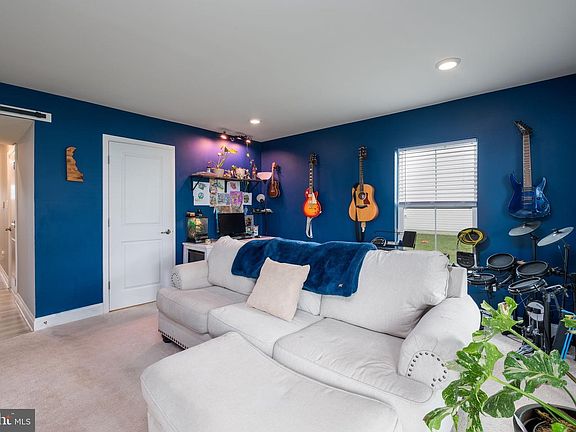 5th image of 24644 Dogwood Ln