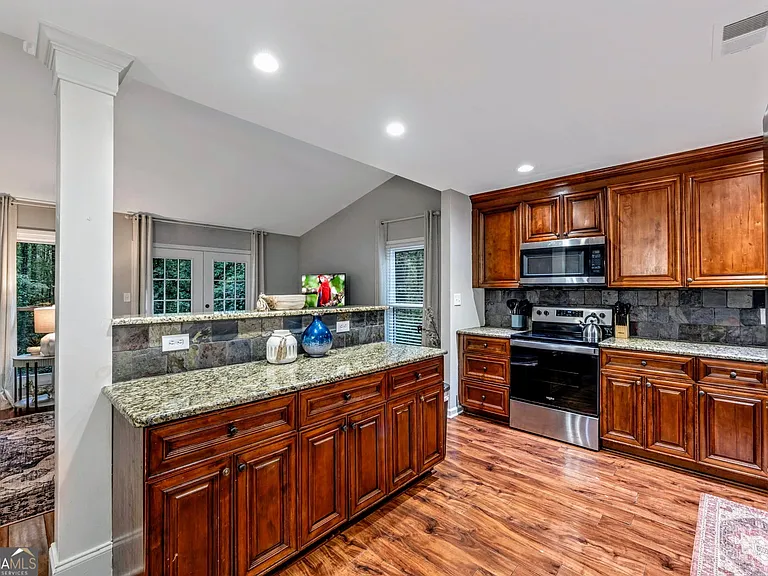 2660 Indian Lake Dr — Photo 9