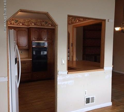 3rd image of 62 Cranford Ave