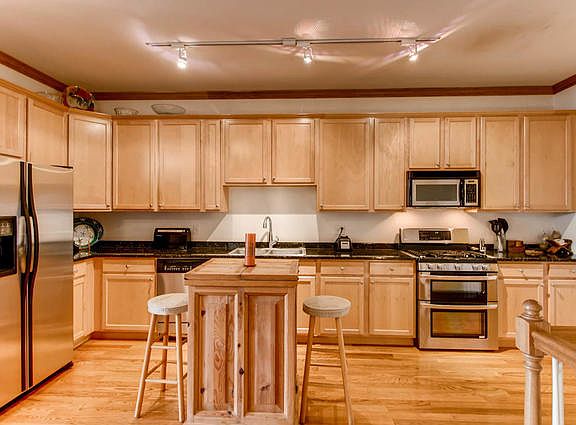 5th image of 2667 W Warren Blvd #1
