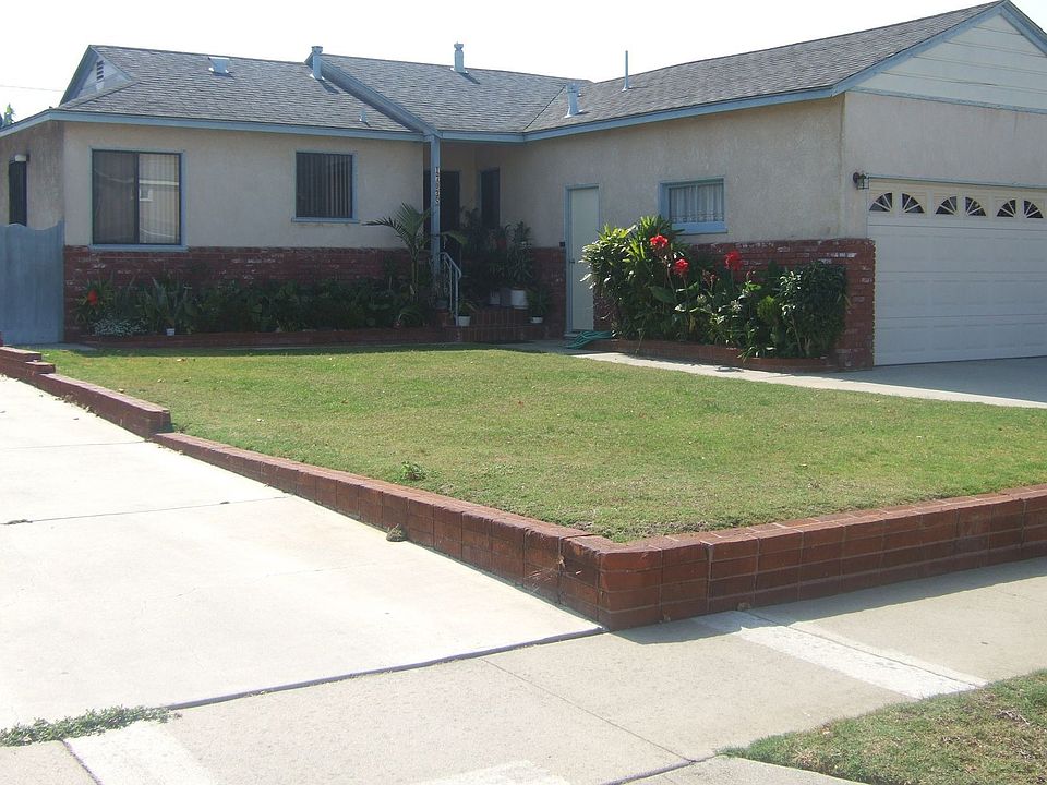 Great curb appeal!