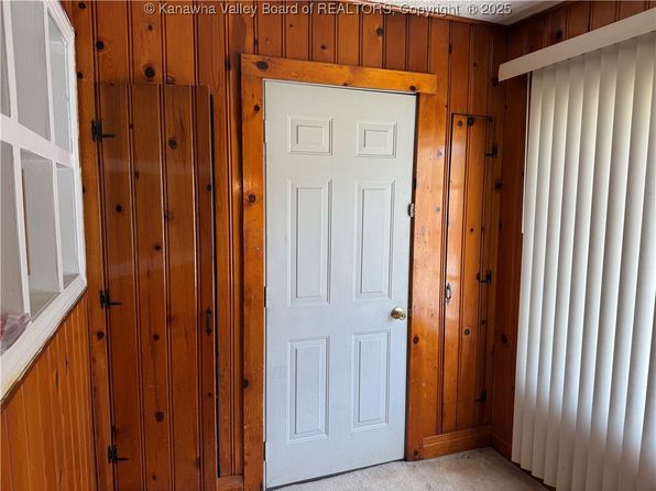 1865 Smoot Ave, Danville, WV 25053
