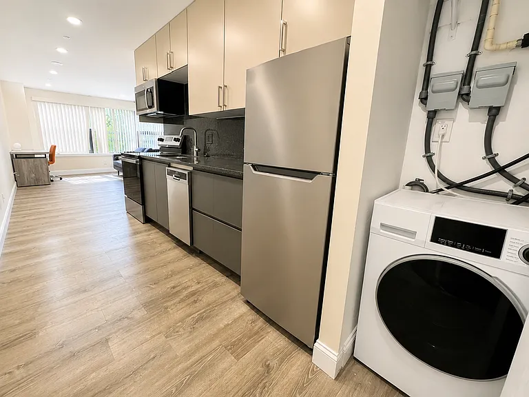 1028 Commonwealth Ave #202 — Photo 5