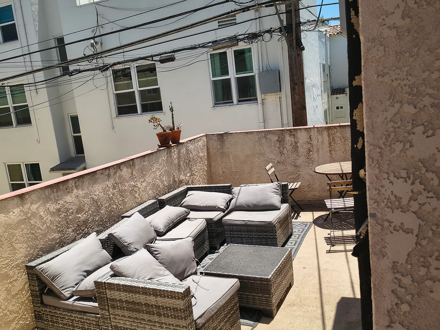 Studio, 400 sqft, $1,800 — Photo 2
