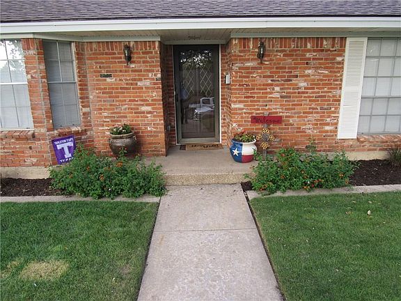 3rd image of 6601 Sabrosa Ct W