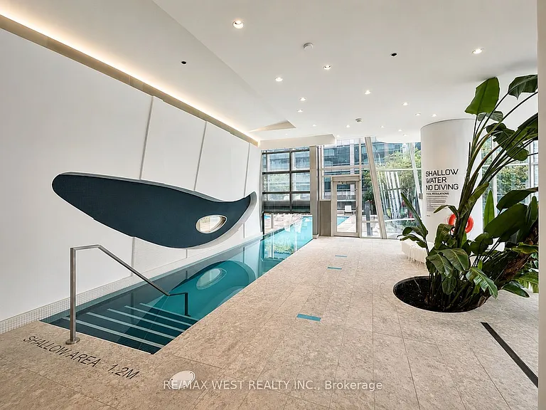1 Bloor St E #1007 — Photo 23