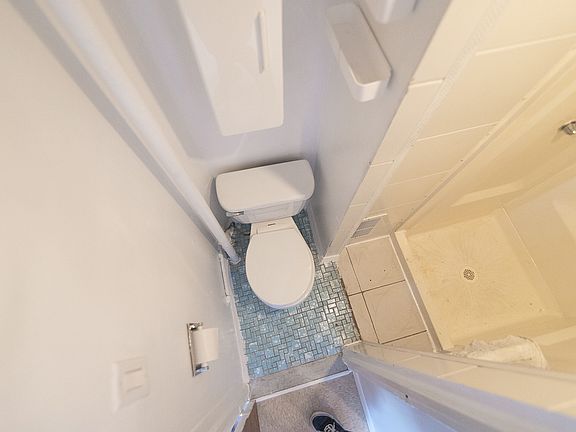 3rd image of 207 Green St APT 2L