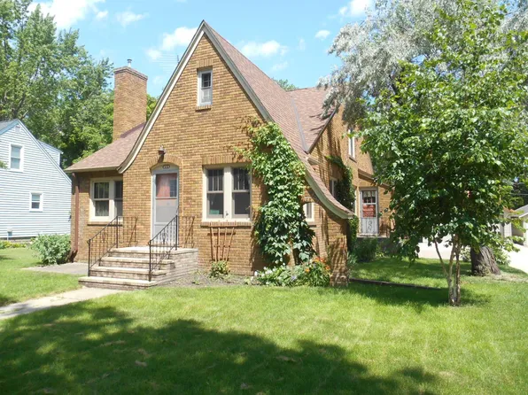 354 1st St, Gaylord, MN 55334