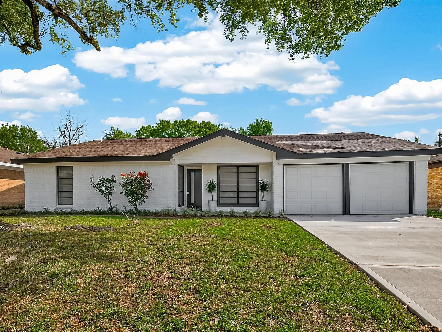 3 bed, 2.0 bath, 1648 sqft, $2,350 — Photo 1