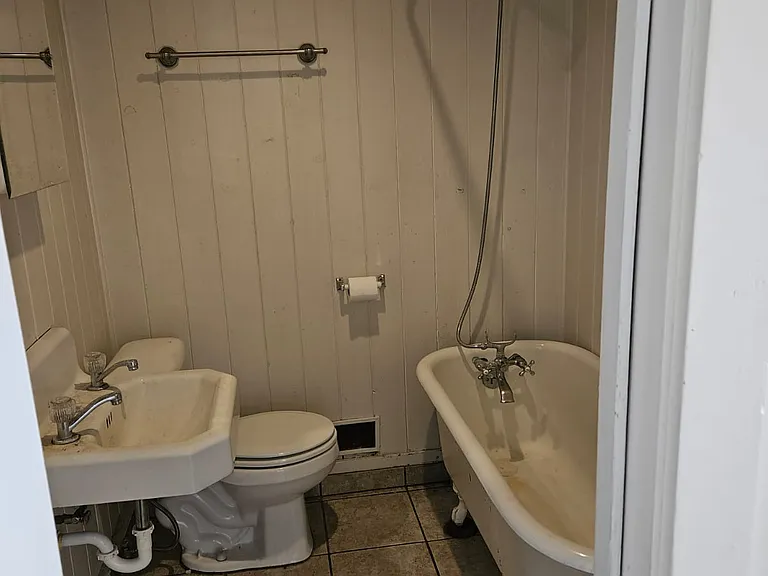 822 Main St — Photo 6