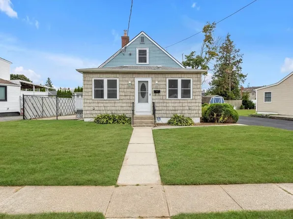 51 Walnut Avenue, East Farmingdale, NY 11735