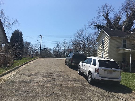 5th image of 141 Sherman Ave