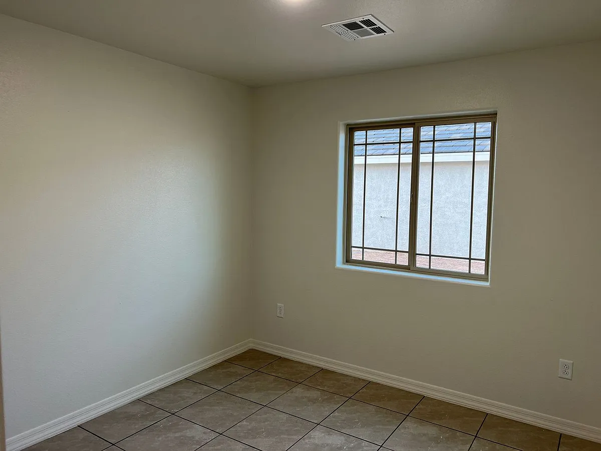 Building Photo - 237 S Amarely Ave
