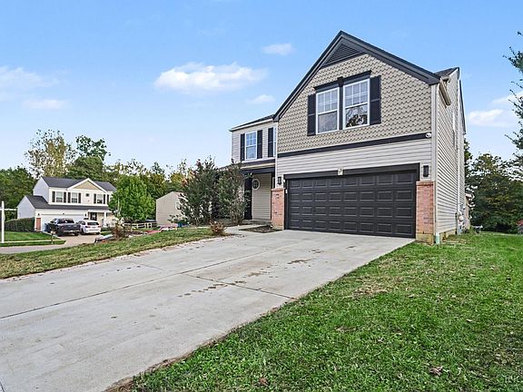 3rd image of 75 Wooded Ridge Dr