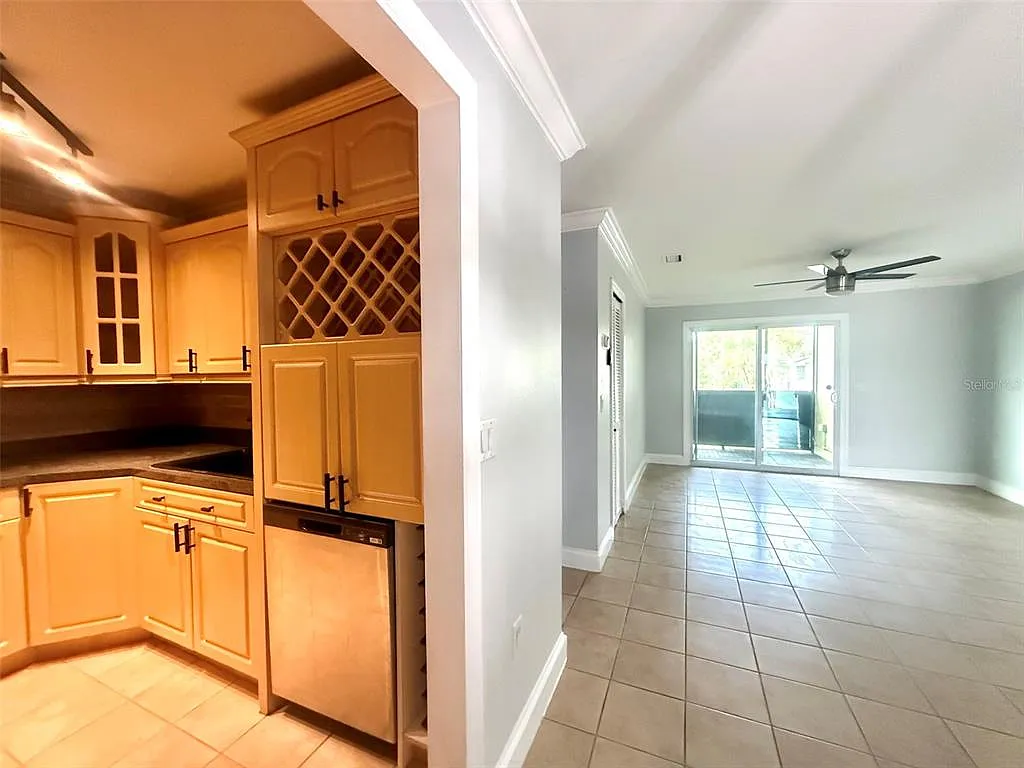 2 bed, 2.0 bath, 967 sqft, $1,450 — Photo 4