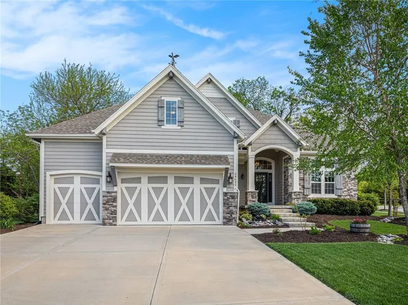 24642 W 121st St, Olathe, KS 66061