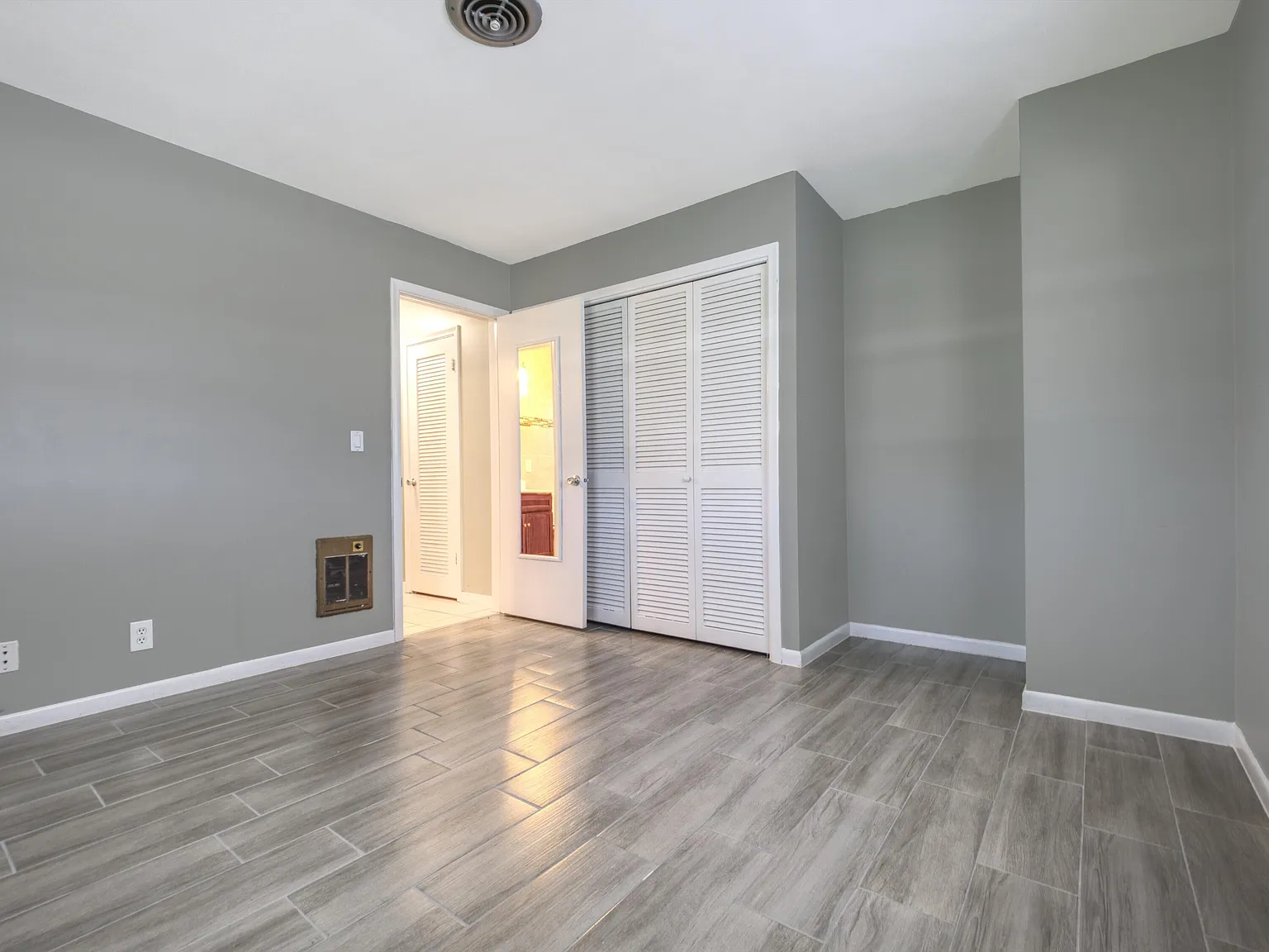 2 bed, 1.0 bath, 976 sqft, $2,250 — Photo 4