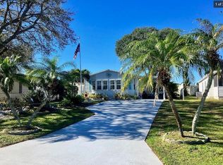 936 Periwinkle Cir, Barefoot Bay, FL 32976