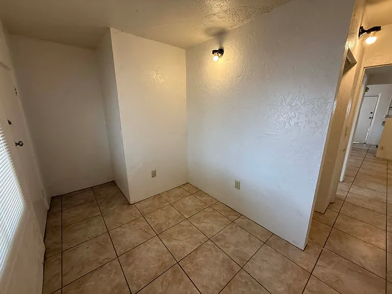 204 E Palmdale St — Photo 15
