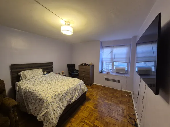 575 Grand Street image 8 of 16