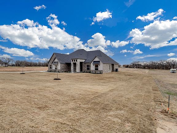 5th image of 128 Prairie Winds Dr