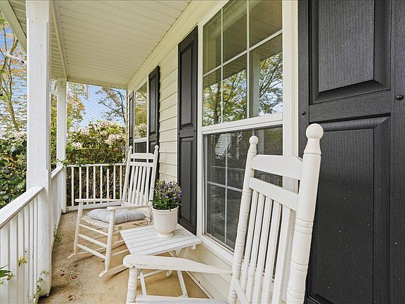 3rd image of 5604 Worchester Ct