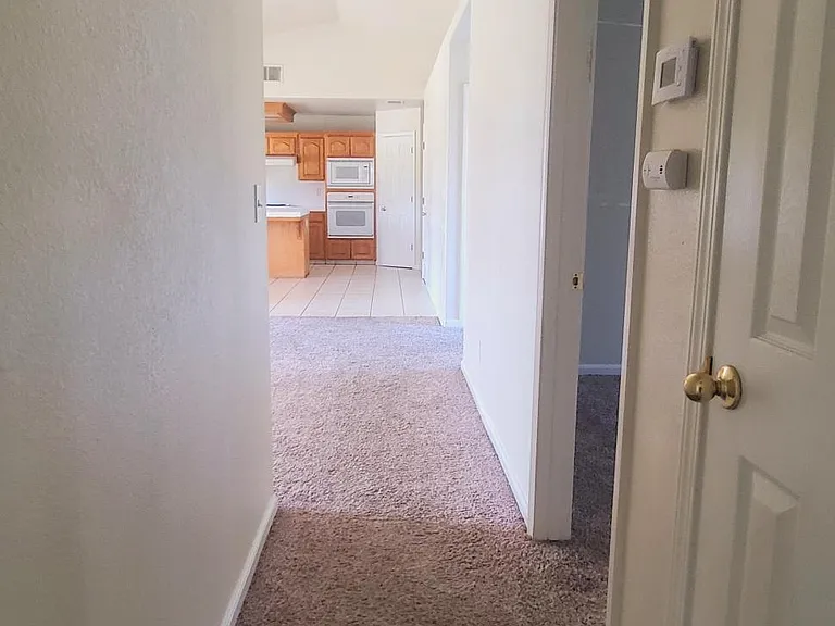 6355 N Babigian Ave — Photo 7