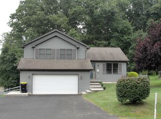 143 Navajo Dr, Auburn, PA 17922