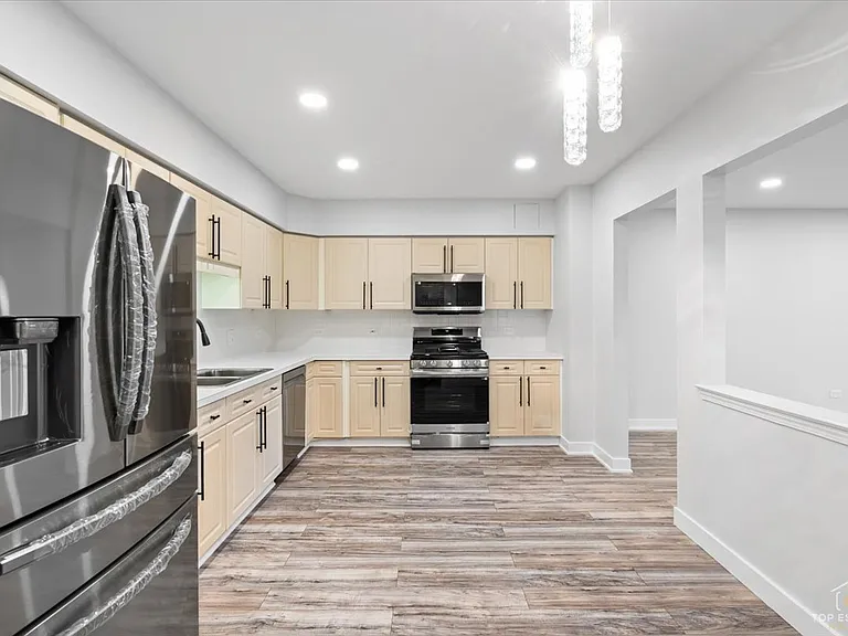 650 S River Rd #812 — Photo 5