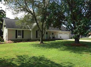 100 Salem Dr, Bonaire, GA 31005
