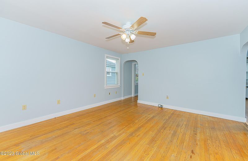5th image of 2522 Pauline Ave Avenue