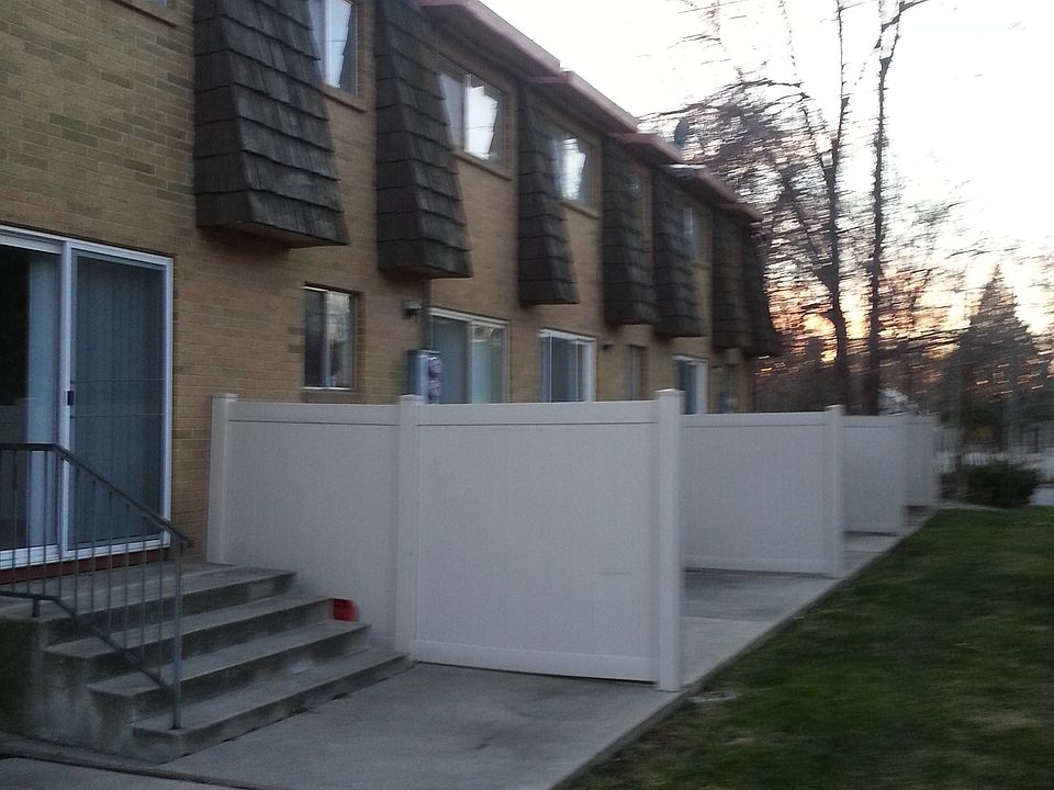 2nd image of 986 S Phillippi St