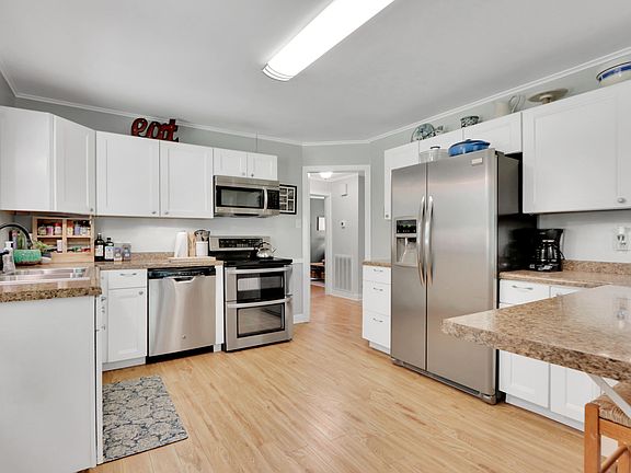 4th image of 4505 Fulton Dr