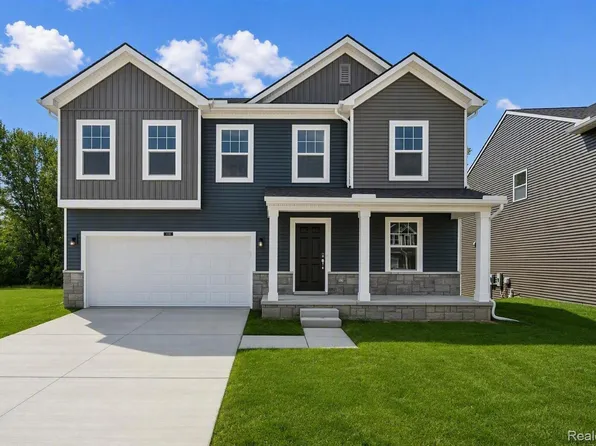423 Hidden Riv W, Holly, MI 48442
