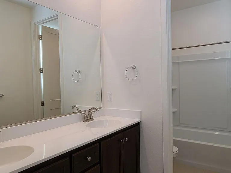 2402 Indigo Dr — Photo 13