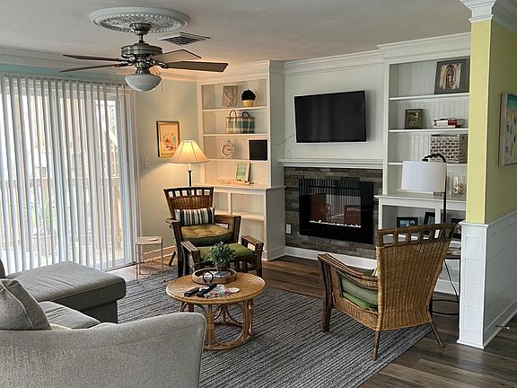 3rd image of 343 Norfolk Ave #343