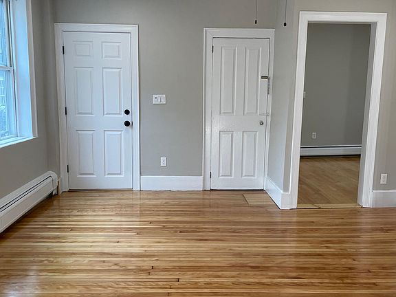 5th image of 1-10 Lynn St #1