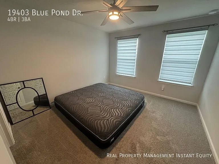 19403 Blue Pond Dr — Photo 32