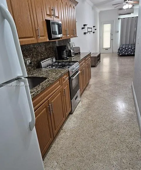 6490 Collins Ave #3 — Photo 8