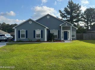 2004 Bayou View Cir, Gautier, MS 39553