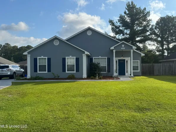 2004 Bayou View Cir, Gautier, MS 39553